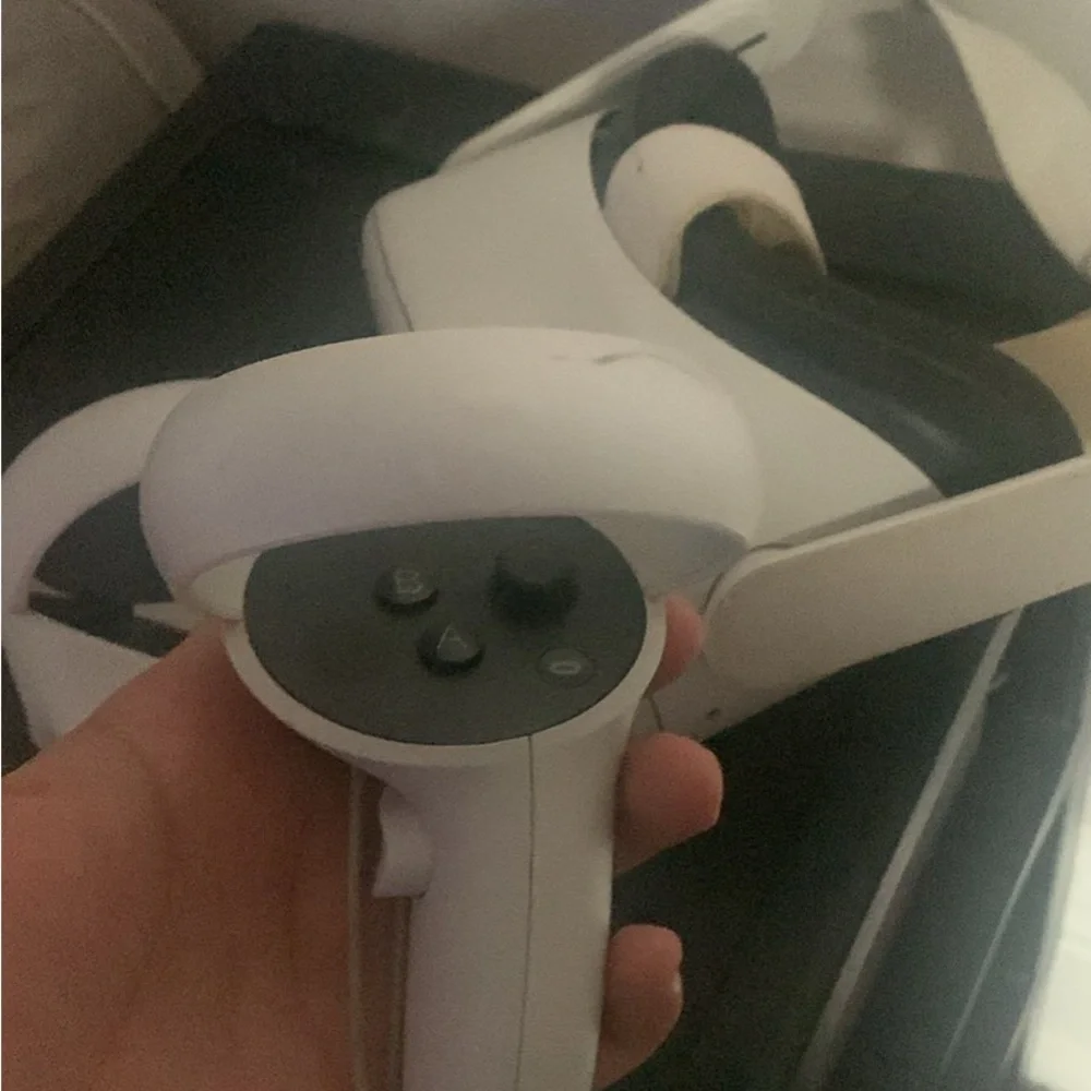 Oculus Quest 2 White Standalone VR Headset